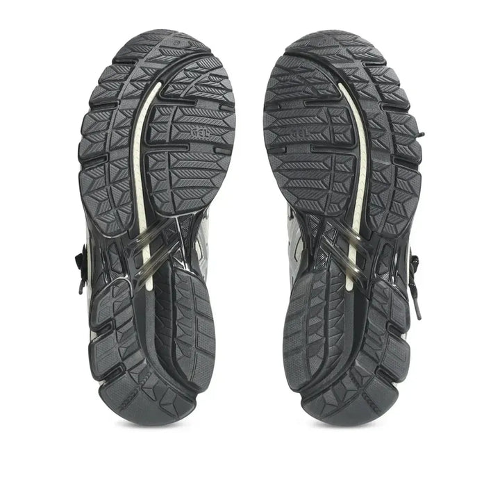 ASICS Gel Kayano 20 x Cecilie Bahnsen - Baunilha/Prata