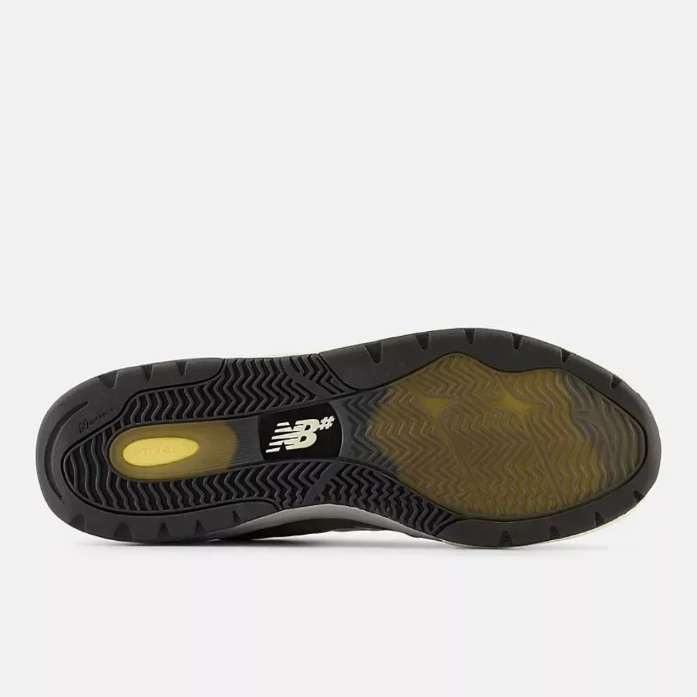 New Balance Numeric AR 933 – Olivina/Olivina Escura