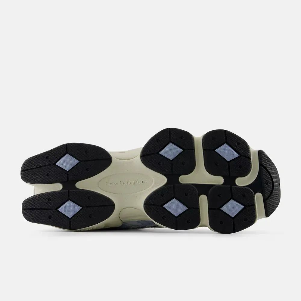 New Balance 9060 - Cinza Ártico Claro