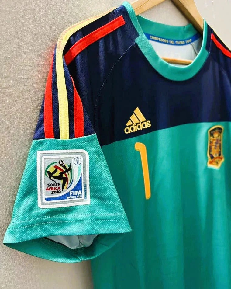 Camisa Retrô Espanha 2010/11 Goleiro Home - CASILLAS #1 (+Patches)