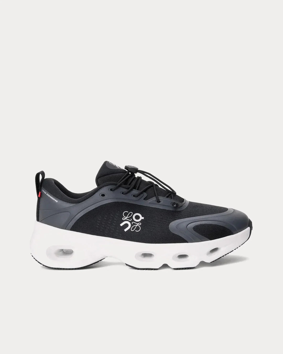 On Running Cloudsolo Loewe – Preto/Branco