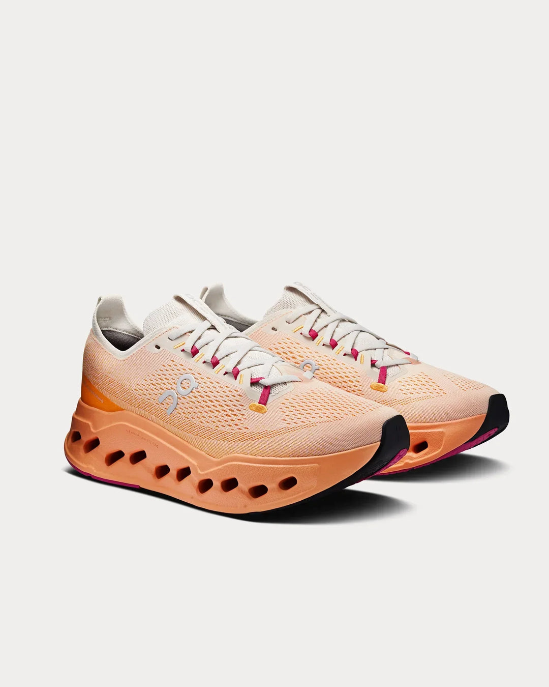 On Running Cloudsurfer Max – Pérola/Tangerina