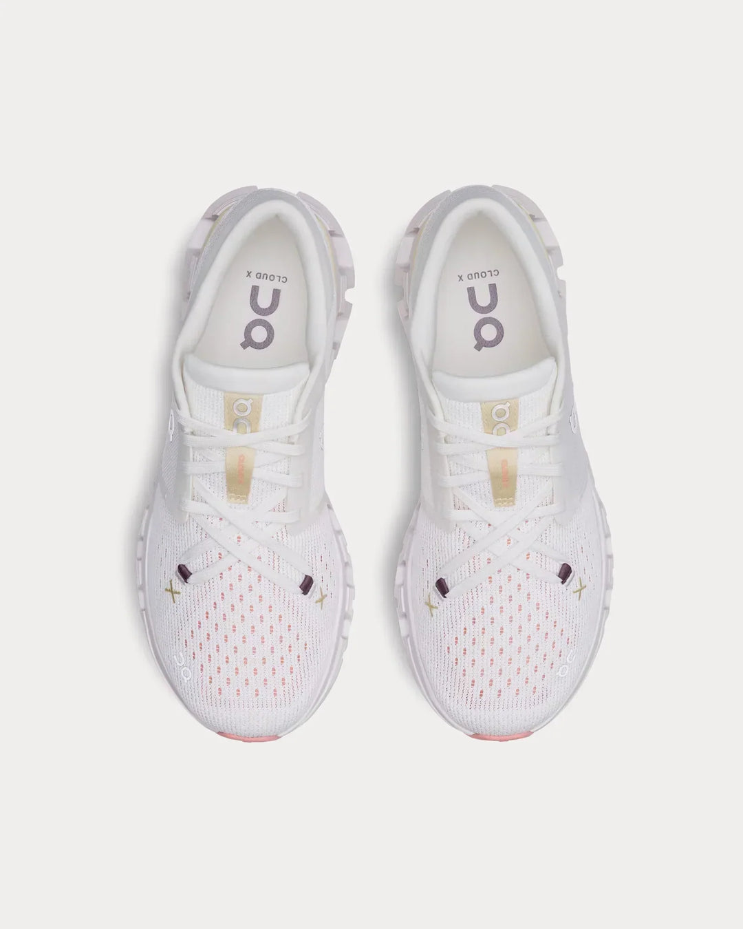 On Running Cloud X 4 – Marfim/Areia