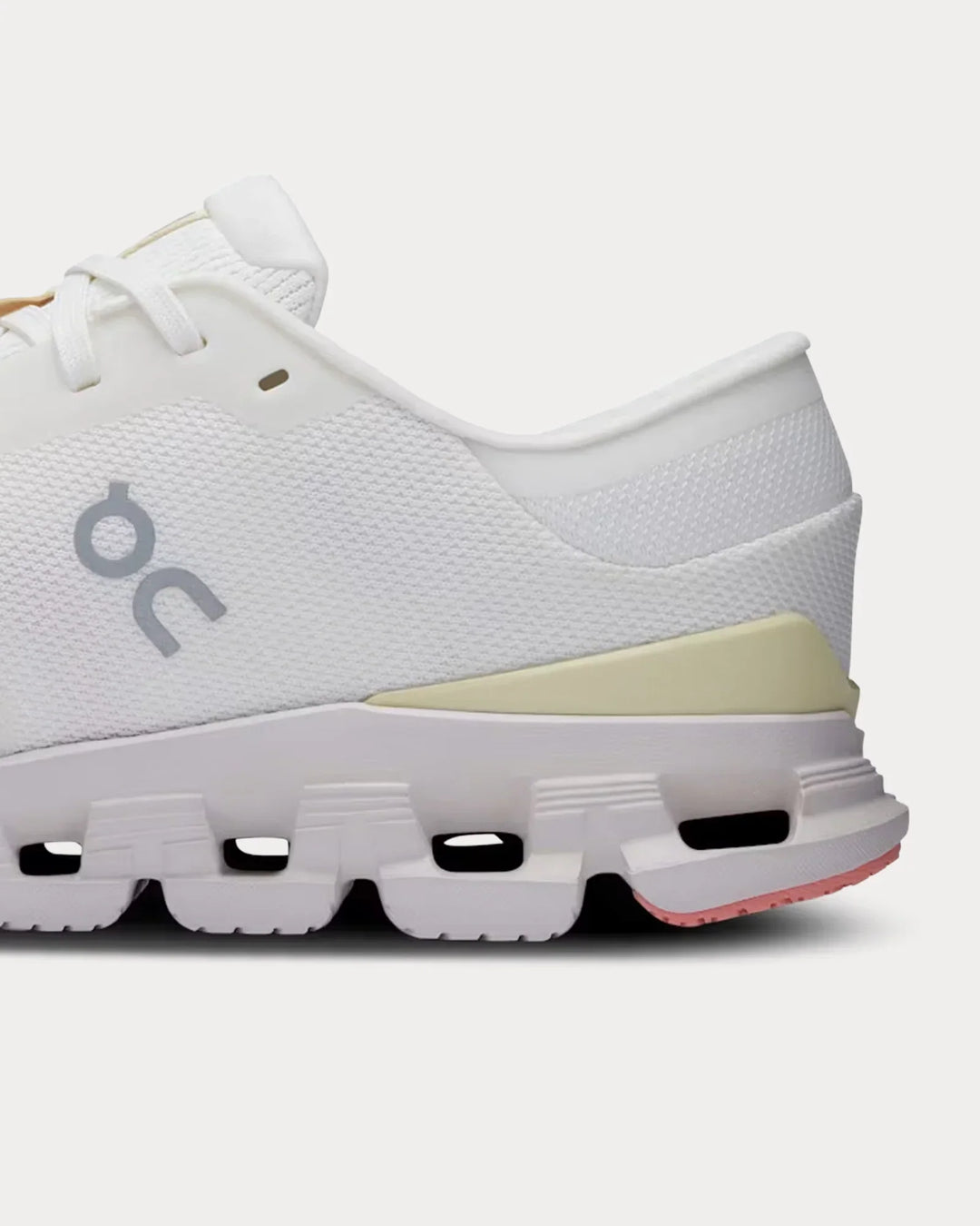 On Running Cloud X 4 – Marfim/Areia