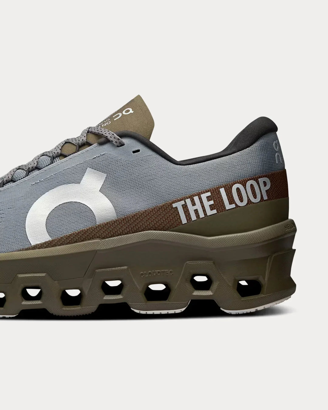 On Running x Pleasures Cloudmonster 2 – Névoa/Oliva
