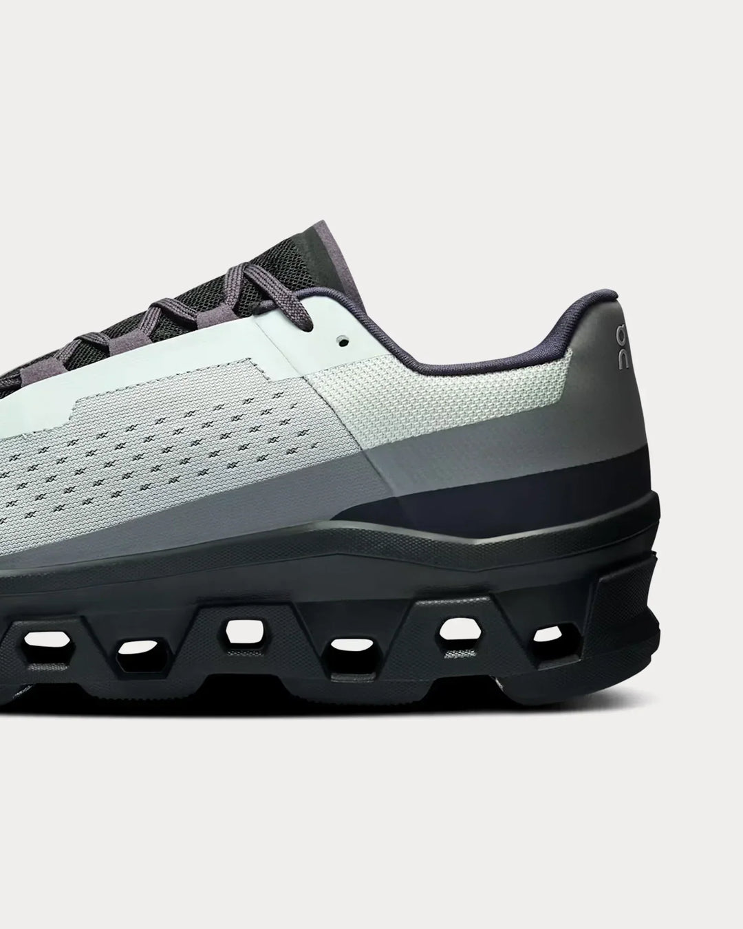 On Running Cloudmonster – Glaciar/Preto