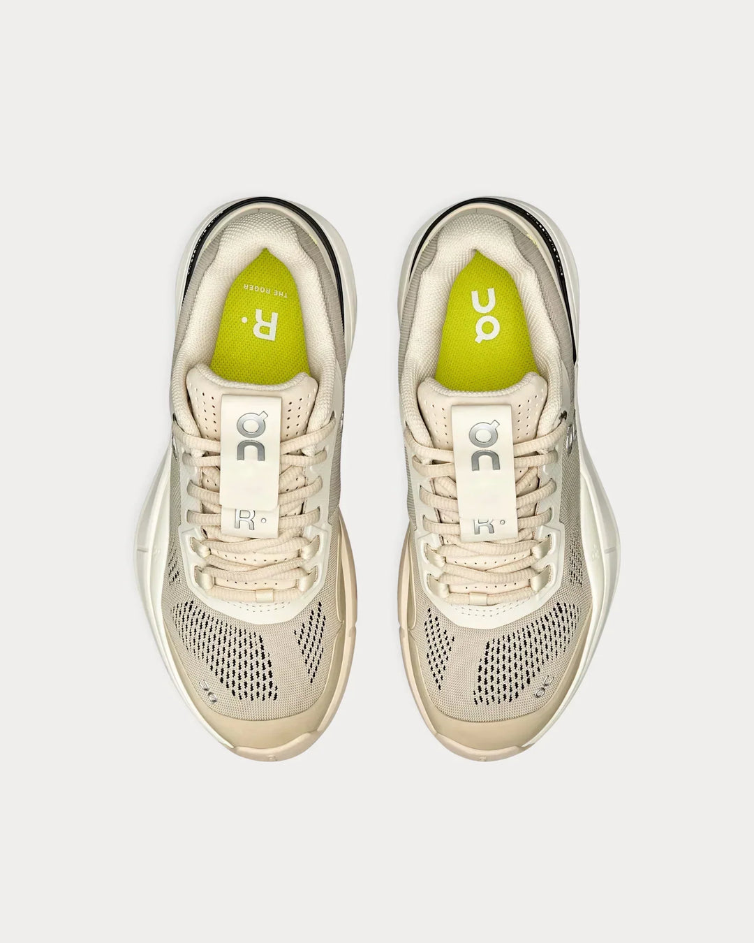 On Running The Roger Pro – Areia/Marfim