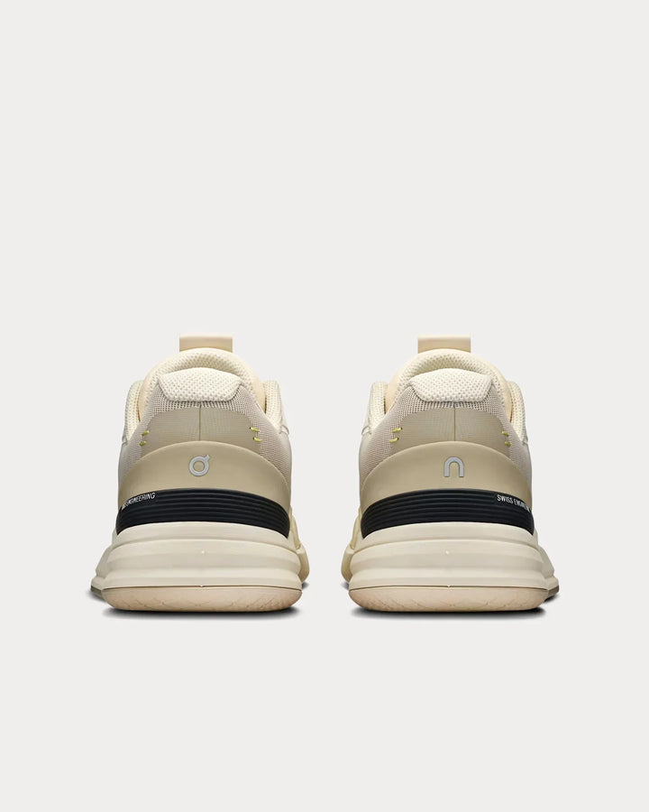 On Running The Roger Pro – Areia/Marfim