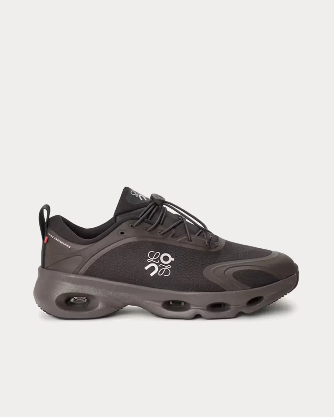 On Running x Loewe Cloudsolo – Marrom Escuro/Preto